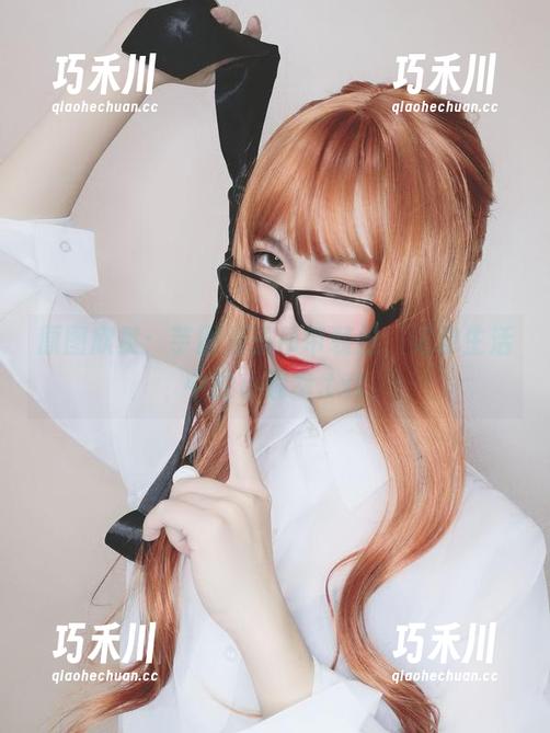 原图欣赏：芋圆侑子吊带装扮，记录生活中的小确幸.txt