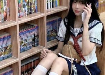 花漾show – 奶瓶土肥圆矮挫丑黑穷女神全新最新图集：捕捉那些令人惊艳的独特时刻.txt