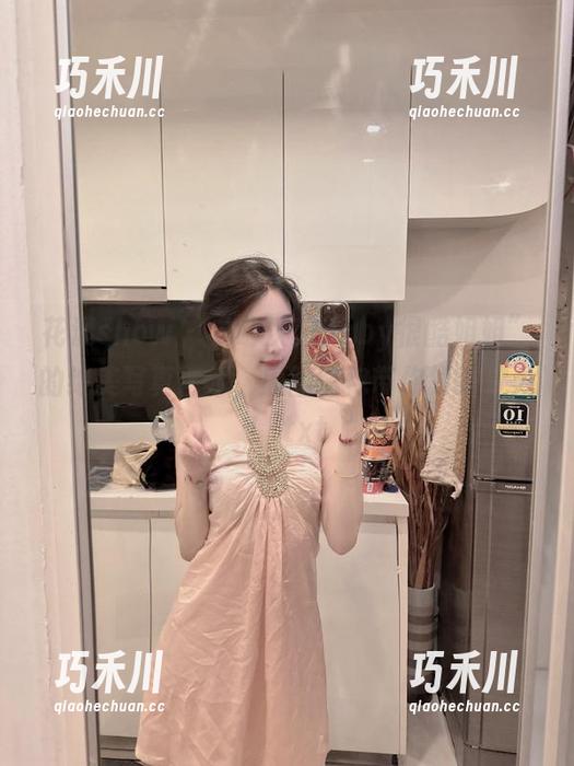 花漾show - “萌汉药baby很酷姐姐”的绝美写真艺术，原图图包带你领略魅力！.txt