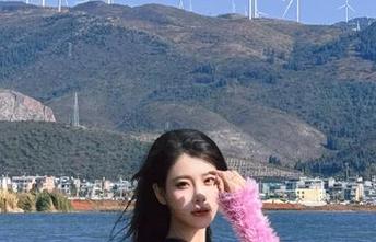 蜜桃社 – 校服风韵尽在冰露写真精选，图库里的灵动岁月.txt