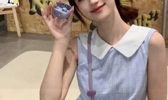 蜜桃社 – 关于初月及其自拍艺术:深度解析其充满个性的写真资源,感受作品中的情感与故事。.txt