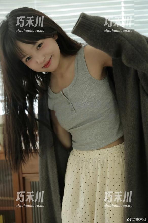 袜啵啵 - 芝士与厚灰丝的无圣光写真：花絮版瞬间捕捉真实的她.txt