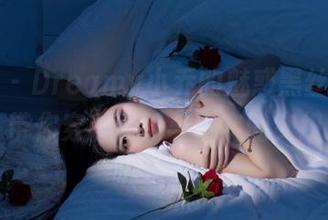 语画界 – Dreamy小乔的魅惑黑丝全套写真,带你穿越梦幻与现实的交织.txt