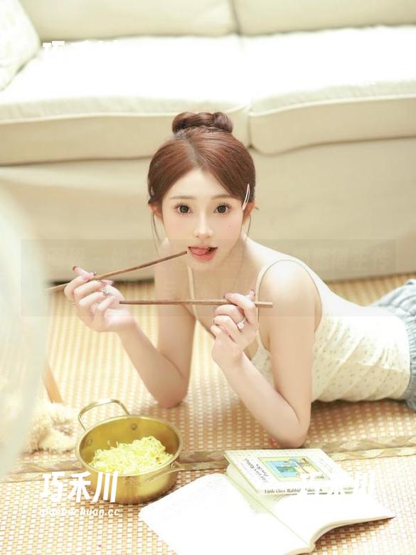 语画界-奶瓶 语画界 - 奶牛主题私房写真:奶瓶博主传递的温暖与优雅图片集锦.txt