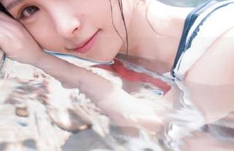 语画界 – 最新图集，徐莉芝Booty白丝写真带你领略不一样的美丽.txt