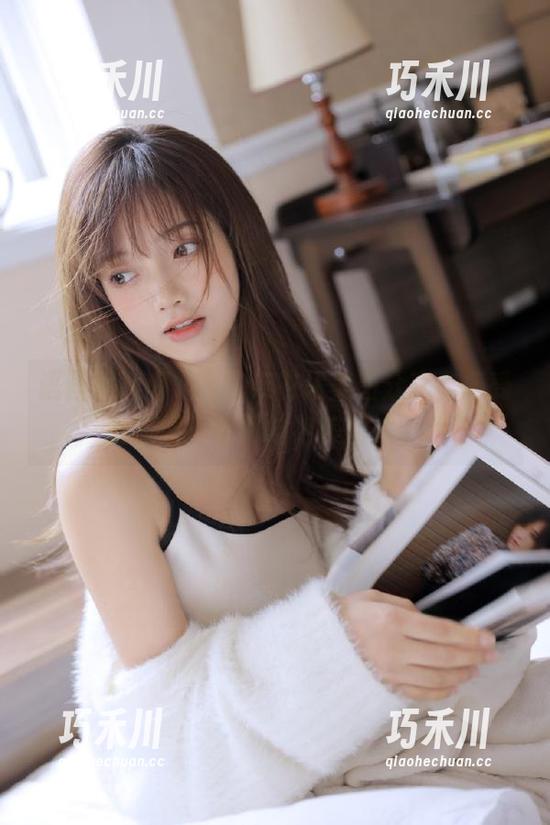 语画界 - 梦心玥的连衣裙美图分享，感受她的精彩瞬间与绝美风采.txt