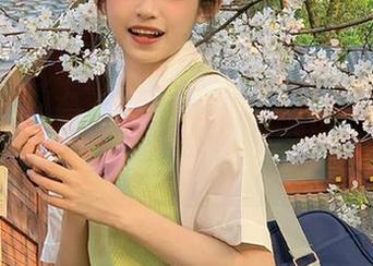 语画界 – 王馨瑶yanni全新丝袜特色写真集，最新发布让我们领略她的惊艳风貌！.txt