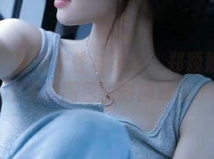 语画界 – 展现个性与风格:郑颖姗Bev水手服写真图包的时尚解读.txt