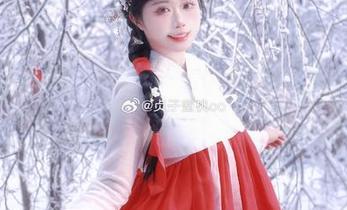贞子蜜桃的水彩梦：畅游碧蓝航线柴郡泳装写真图册.txt
