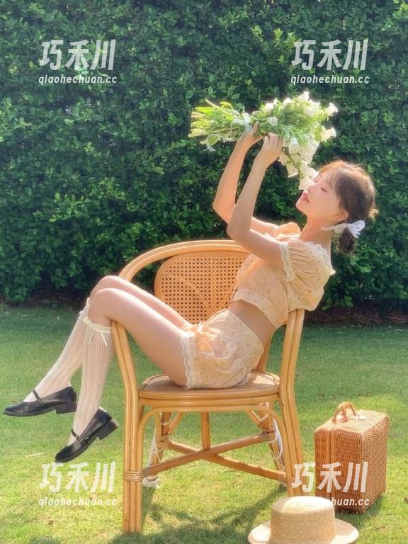 轩子巨二兔 微密圈 - 在线感受轩子巨二兔的酒红色写真魔力,图片中隐藏的秘密让人忍不住想要一探究竟!.txt