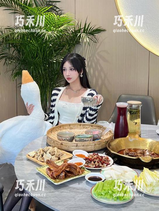兔女郎主题最新写真，过期米线线喵的大片带你领略别样风情.txt