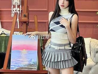 解锁过期米线线喵的白色吊带高清图集：展现青春气息与时尚风采.txt