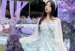 最新更新！过期米线线喵的死库水作品集，感受清新与热辣交融的视觉盛宴.txt