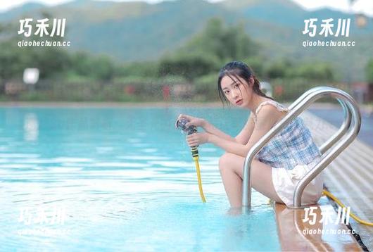 逐月Su作品赏析：无圣光的透明风格让每张图片充满魅力.txt