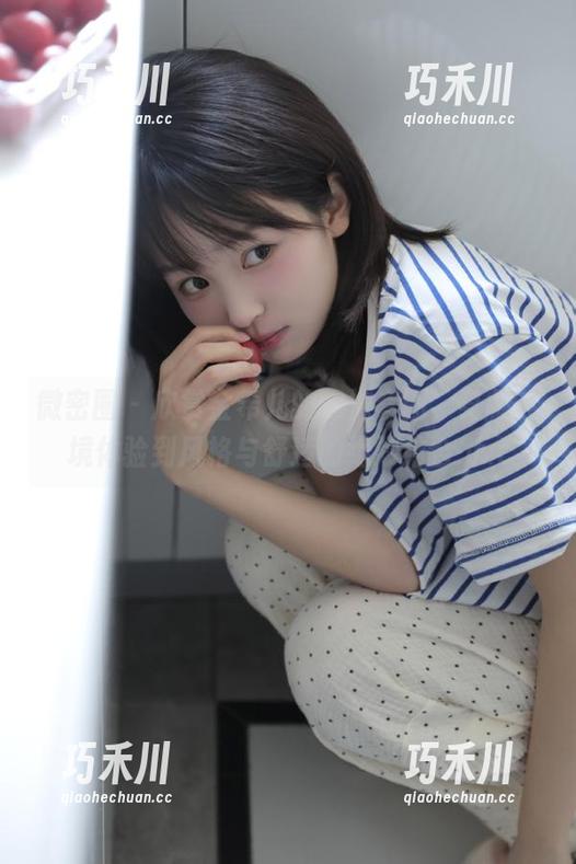 微密圈 - 欣赏金希儿的棉袜套图，身临其境体验到风格与舒适的绝妙结合.txt
