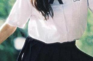 捕捉铭铭kizami的美丽瞬间:fantia8月合集中的精致写真图片推荐.txt