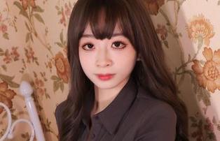 陌陌咕咕咕的写真图集：用镜头描绘生活中那些细腻而真实的剧情瞬间！.txt