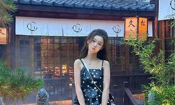 微密圈 – “雅雅的气质呀”内衣写真作品的独特资源:让你在优雅中盛放自我.txt