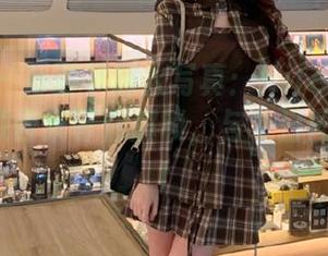 青豆客 – 万圣节超火写真:Kiren_程程程的资源合集等你解锁,与节日同欢!.txt