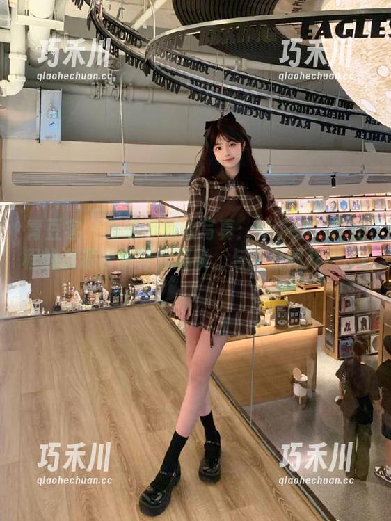 青豆客 - 万圣节超火写真：Kiren_程程程的资源合集等你解锁，与节日同欢！.txt