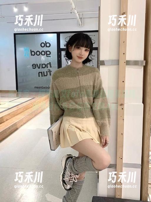 青豆客 - 探索晓艾fafa高跟鞋图集精选，感受时尚与自信的交融.txt