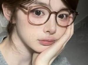 青豆客 – 红裙下的王婉悠Queen——精美写真原图集，诠释她的经典之美.txt
