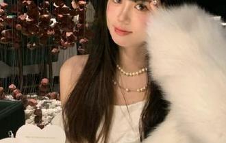 青豆客 – 轻松获取！谢忱倬的黑色写真作品免费照片，尽展她的摄影才华！.txt