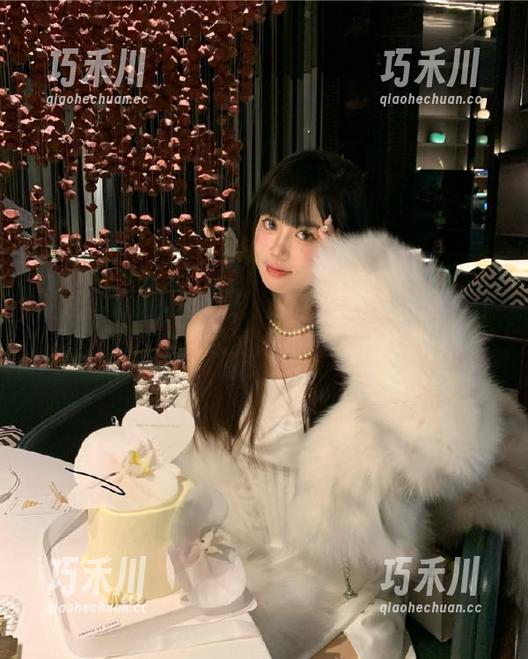 青豆客-谢忱倬 青豆客 - 轻松获取!谢忱倬的黑色写真作品免费照片,尽展她的摄影才华!.txt