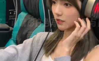 青豆客 – 谭晓彤白色写真，优雅与自然相遇，带来视觉盛宴.txt