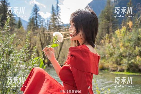 香草喵露露独家妹妹写真合集：在阳光下盛开的梦想与青春印记.txt