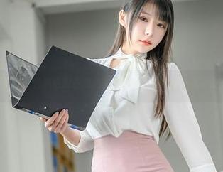 福利不断!香草喵露露黑色蕾丝旗袍自拍原图绝美呈现.txt