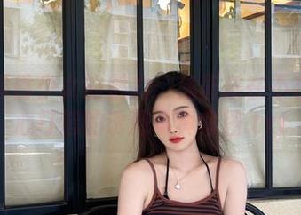 体验黄昏少女的魅力：鬼畜瑶在不在w精心打造的诱惑写真套图.txt