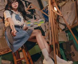 婚纱美丽瞬间:黏黏团子兔的闪耀cos图包分享.txt
