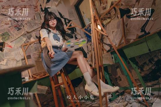 婚纱美丽瞬间：黏黏团子兔的闪耀cos图包分享.txt