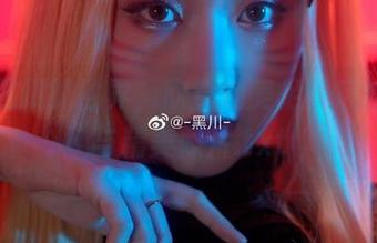 深入黑川的世界，欣赏她美足背后的故事与精美照片.txt